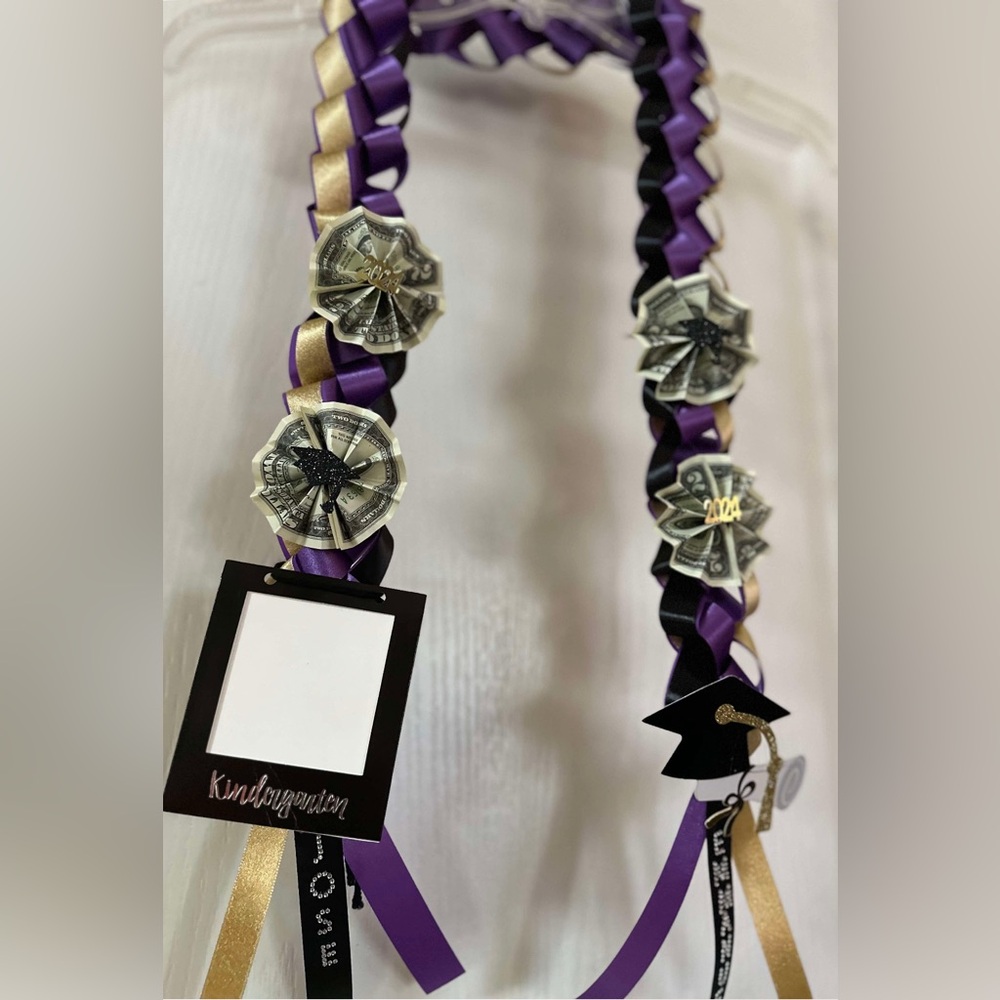 Custom Graduation Lei, Birthday Lei 
Money Lei Class of 2024 rose /gold - Picture 11 of 17
